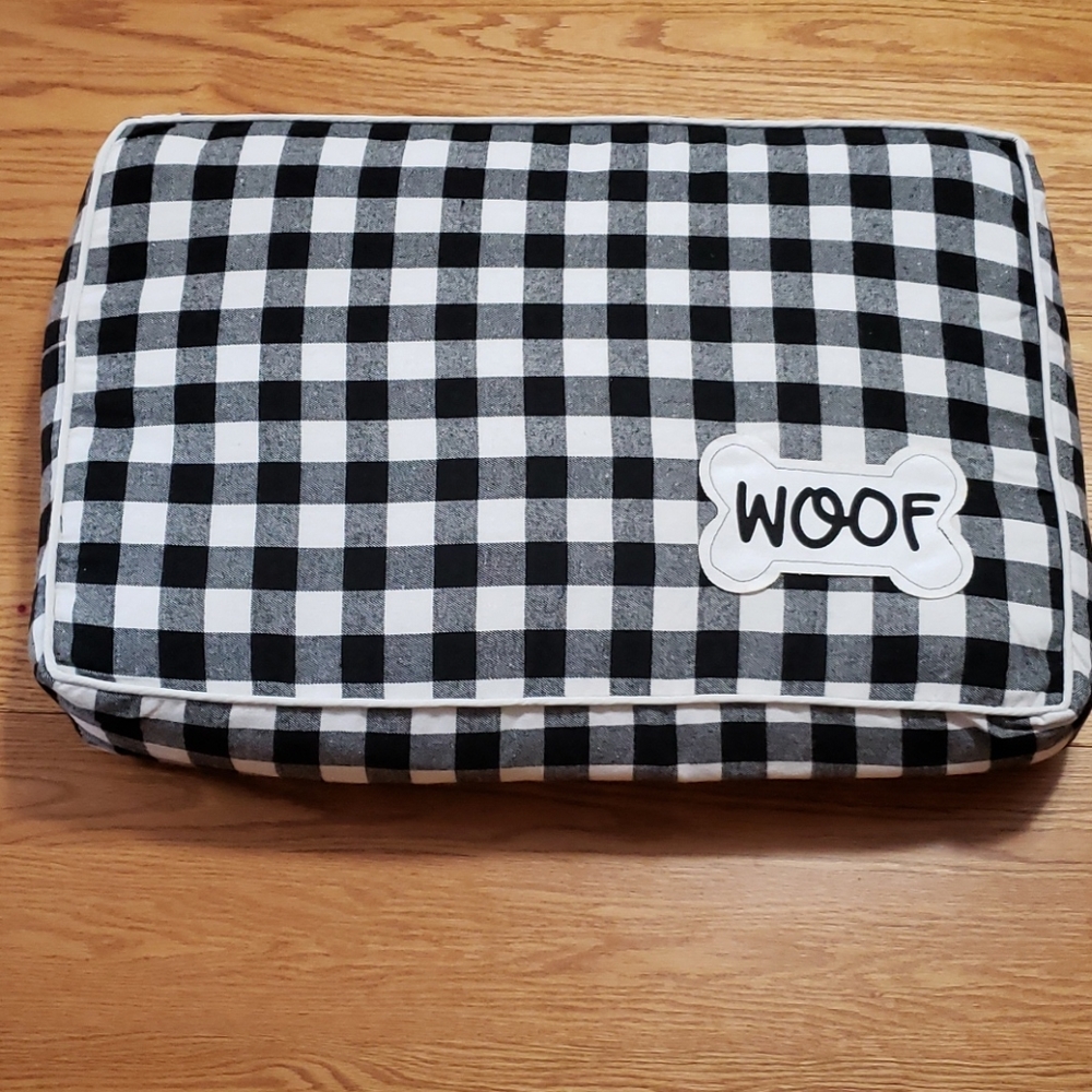 Buffalo check Woof dog bed NWT